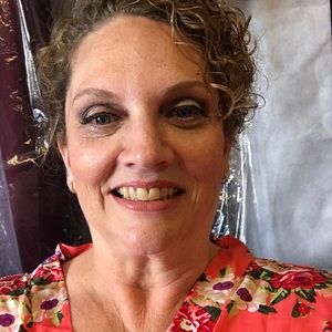 Meet your Posher, Deb